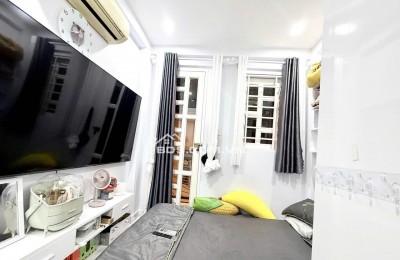Gần 4 tỷ.Nhà hẻm rộng, Hướng Đông Nam, 4 tầng, SD 48m2, Xô viết Nghệ Tĩnh, BT
