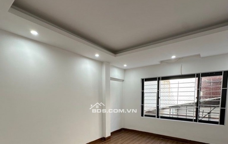 HlẾM - TÂY NAM LINH ĐÀM - NHÀ ĐẸP MỚI XÂY, 38m2 x 5T, MT 4m lý tưởng - 10m ra phố, Ô TÔ TRÁNH ĐỖ!