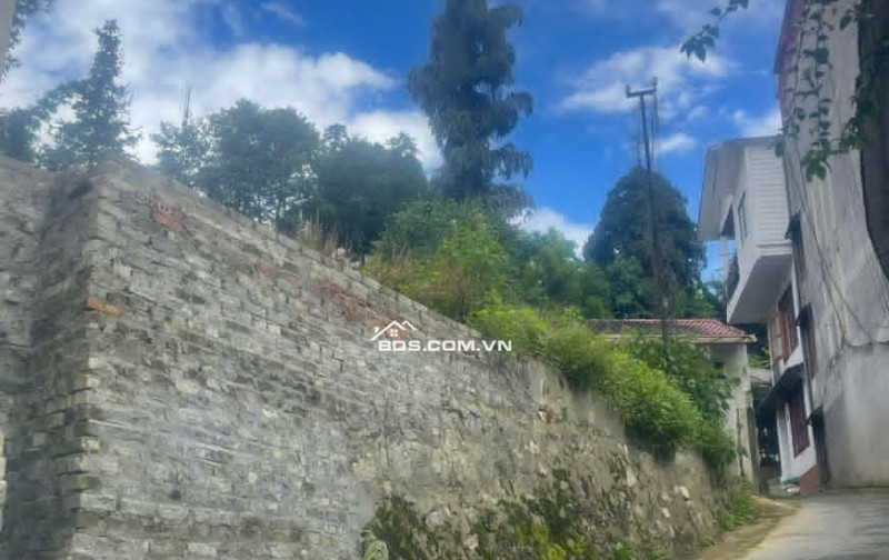 SIÊU PHẨM MẶT PHỐ TRUNG TÂM SA PA – LÔ GÓC 330m² – MT 21m – VỊ TRÍ VÀNG KINH DOANH KHÁCH SẠN, NHÀ HÀNG. Giá: 51 Tỷ
