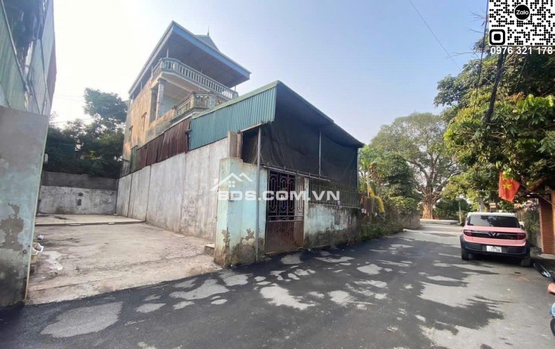 Đất sẵn nhà kho xưởng tại Thị Trấn Chúc Sơn - vị trí BẤM TRỤC đường Liên Xã, kinh doanh sôi động.