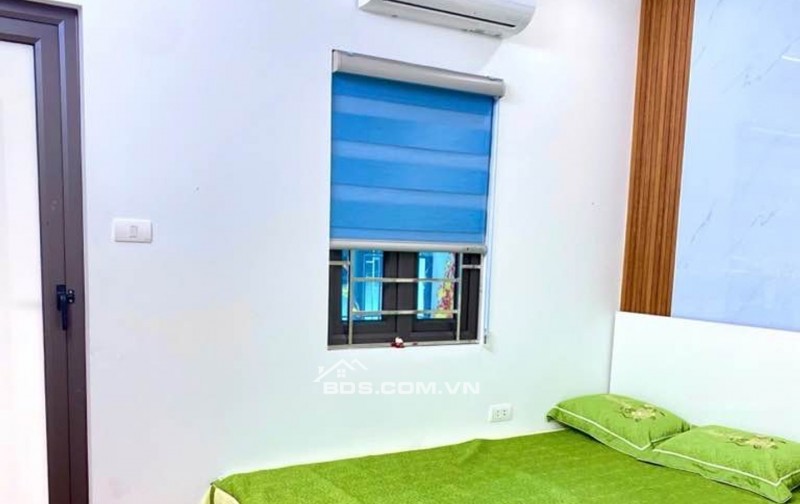 NGÃ TƯ SỞ - NHÀ ĐẸP LUNG LINH - MỘT BƯỚC ĐƯỜNG 2.5 Ô TÔ TRÁNH - HƠN 6TỶ!