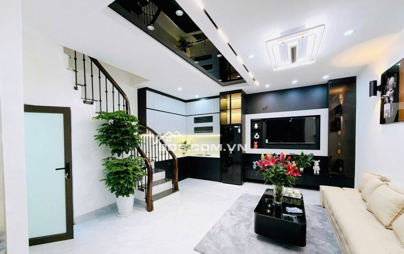 Bán Nhà Gần Phố Minh Khai, Hai Bà Trưng 31m, 4 tầng, mt 5.6m, giá 7.75 tỷ.