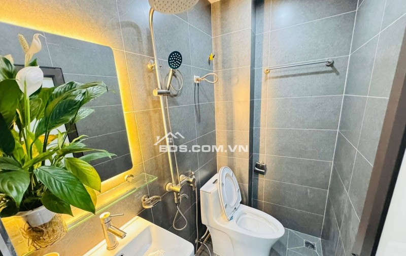 Bán Nhà Gần Phố, Đặng Tiến Đông, Đống Đa 22/26 m, 5 tầng, mt 3.2m, giá 8,3 tỷ
