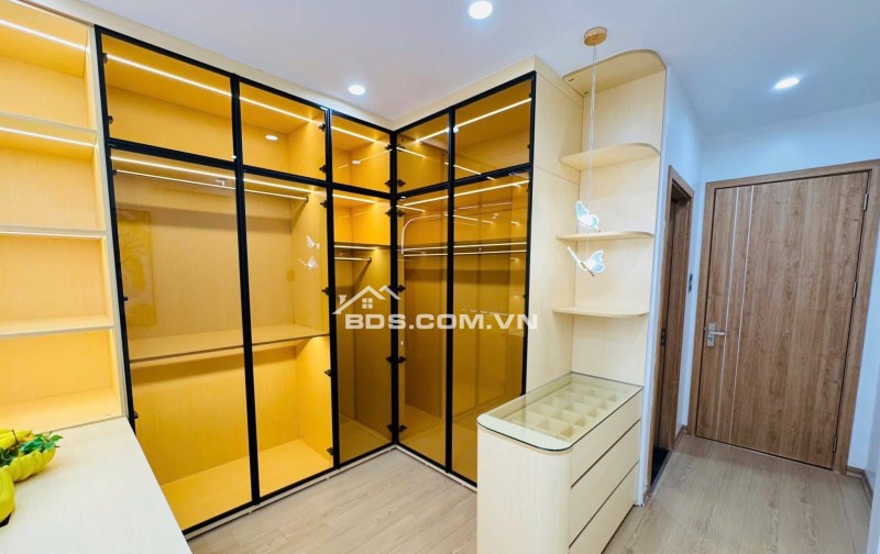 Bán Nhà Thang Máy, Gần Phố, Tân Mai, Hoàng Mai 40m, 5 tầng, mt 3.8m, giá 14.6 tỷ.