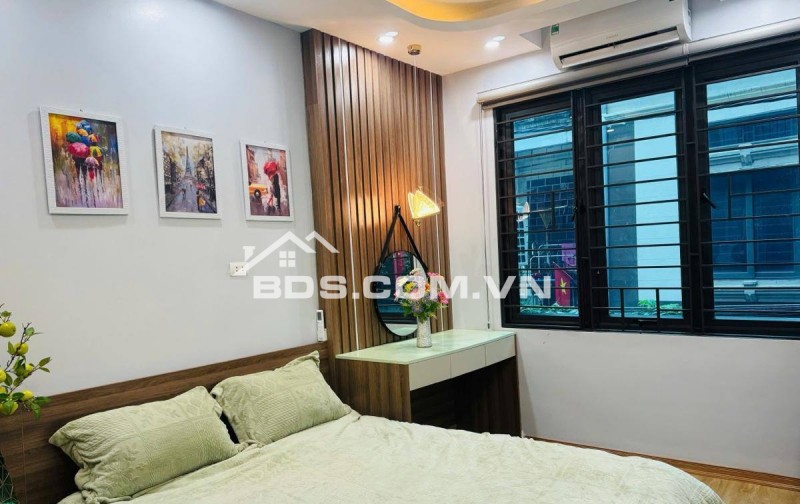 Bán Nhà Dòng Tiền, Đường Hoàng Mai 42/46m, 5 tầng, mt 3.6m, giá 13.8 tỷ.