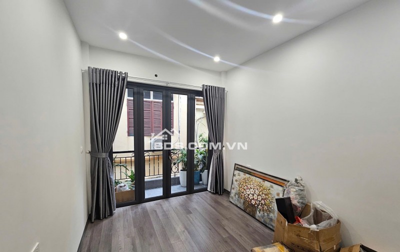 GIA ĐÌNH TRẺ MUỐN AN CƯ LÂU DÀI TẠI ĐỐNG ĐA?  TẬP THỂ THỊNH QUANG 45M² TẦNG THẤP, Ở LUÔN, NGÕ Ô TÔ TRÁNH, CHỈ 2,89 TỶ