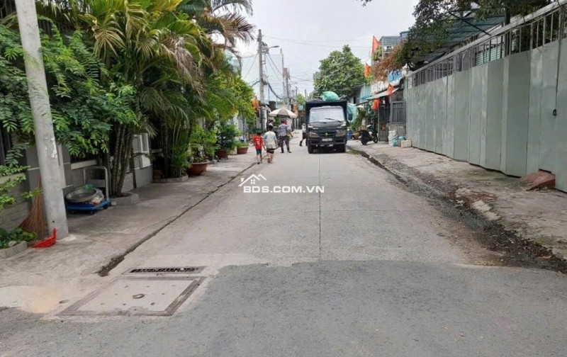 BÁN NHÀ CẤP 4 HOÀN CÔNG - FULL THỔ CƯ - SỔ HỒNG RIÊNG - HẺM CÀ PHÊ GÓC PHỐ, HÓC MÔN