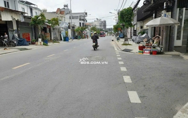 BÁN NHÀ CẤP 4 HOÀN CÔNG - FULL THỔ CƯ - SỔ HỒNG RIÊNG - HẺM CÀ PHÊ GÓC PHỐ, HÓC MÔN
