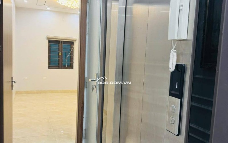 Bán Nhà Dòng Tiền, Đường Hoàng Mai 42/46m, 5 tầng, mt 3.6m, giá 13.8 tỷ.