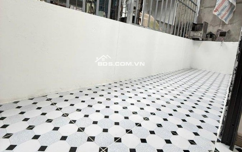  HIẾM !!! NHÀ MỚI ĐẸP Ở NGAY-THANG MÁY NHẬP KHẨU -NGÕ THÔNG THOÁNG BA GÁC TRÁNH-BA BƯỚC CHÂN RA MẶT PHỐ. GIÁ 9.9 TỶ 