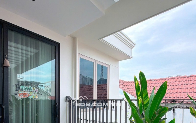 BIỆT THỰ SÂN VƯỜN KHU BỘ CÔNG AN Q7 - 3 TẦNG - 9X17M - 18,5 TỶ. LH:0904523367 (Phương Nhà Nhiều).