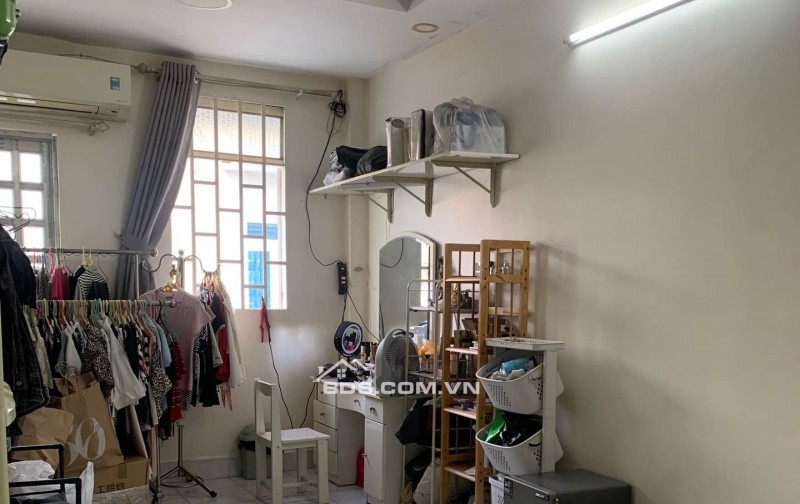 ĐỊNH CƯ NƯỚC NGOÀI, CẦN BÁN GẤP NHÀ PHÙ ĐỔNG THIÊN VƯƠNG GIÁ TỐT – TRUNG TÂM QUẬN 5 – GẦN CHỢ XÃ TÂY