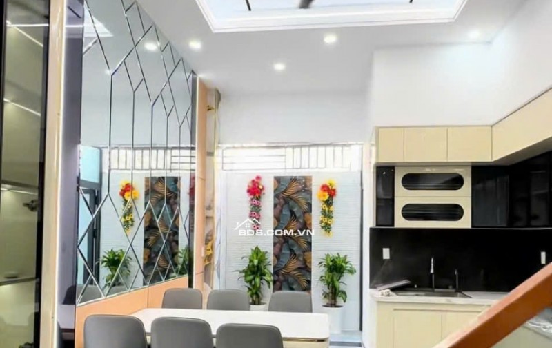 BÁN NHÀ NGAY CHỢ BÌNH ĐIỀN QUẬN 8. DT80 M2 - SHR - CHỈ 1TỶ165TR. LH:0785448683.