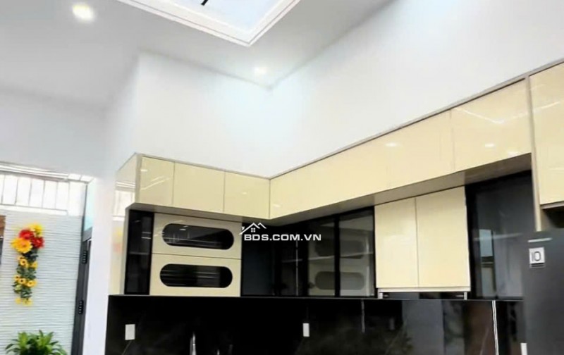 BÁN NHÀ NGAY CHỢ BÌNH ĐIỀN QUẬN 8. DT80 M2 - SHR - CHỈ 1TỶ165TR. LH:0785448683.