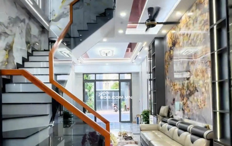 BÁN NHÀ NGAY CHỢ BÌNH ĐIỀN QUẬN 8. DT80 M2 - SHR - CHỈ 1TỶ165TR. LH:0785448683.