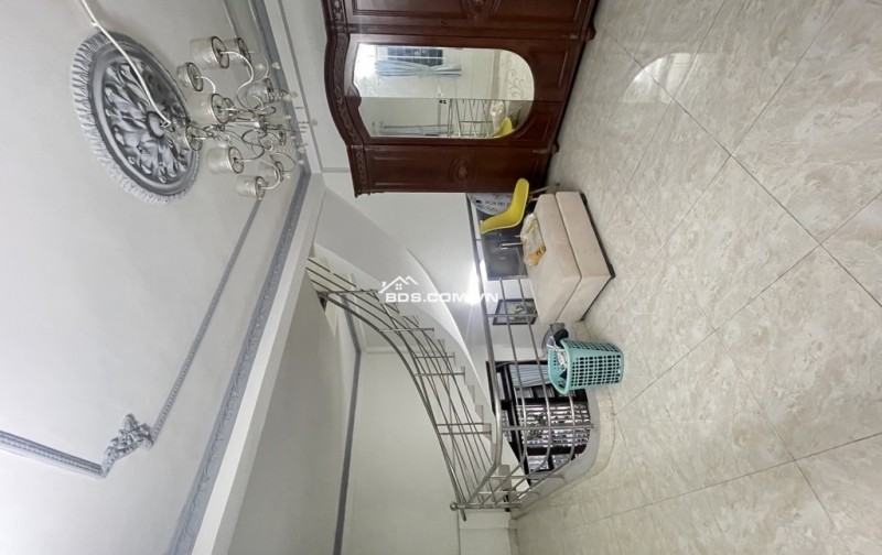 Bán nhà Huỳnh Tấn Phát, Xã Nhà Bè, view sông đẹp, oto đỗ cửa, thiết kế lại được 5-6 pn