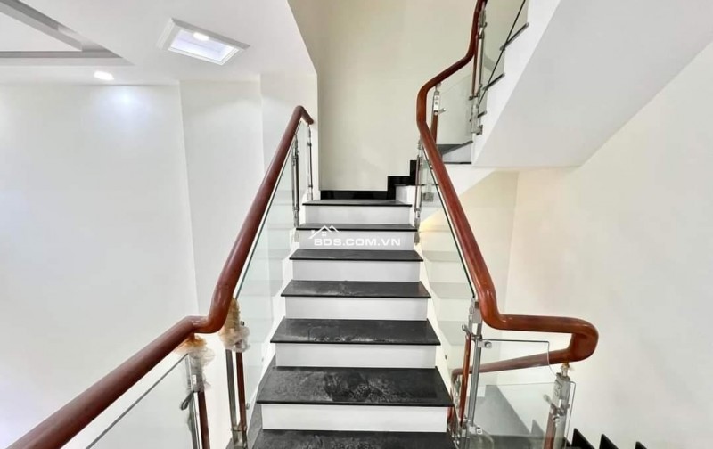 NHÀ MỚI XÂY DỰNG - HẺM HÀ HUY GIÁP- 5 TẨNG-  NHỈNH 6 TỶ