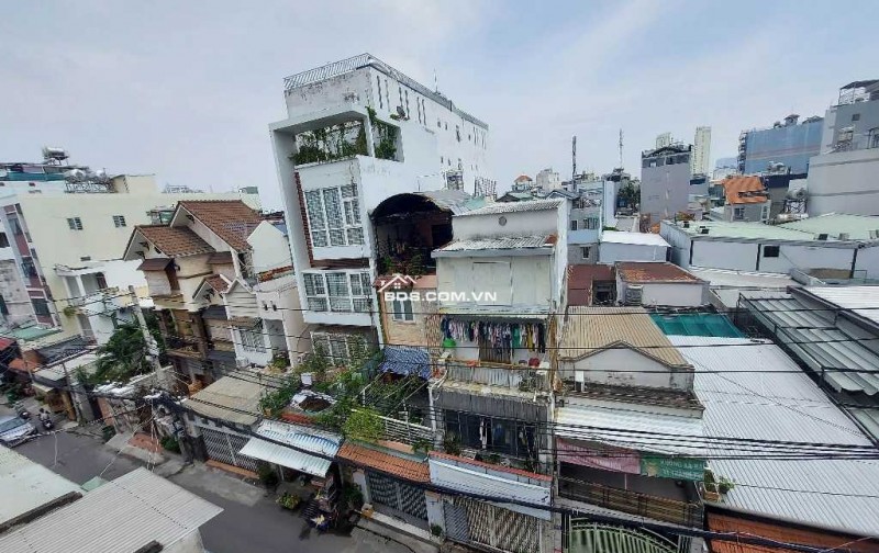 BÁN NHÀ TRUNG TÂM QUẬN 7 ( NGAY NGÃ 4 NGUYỄN THỊ THẬP VÀ NGUYỄN VĂN LINH, CÁCH PHÚ MỸ HƯNG CHỈ 1KM