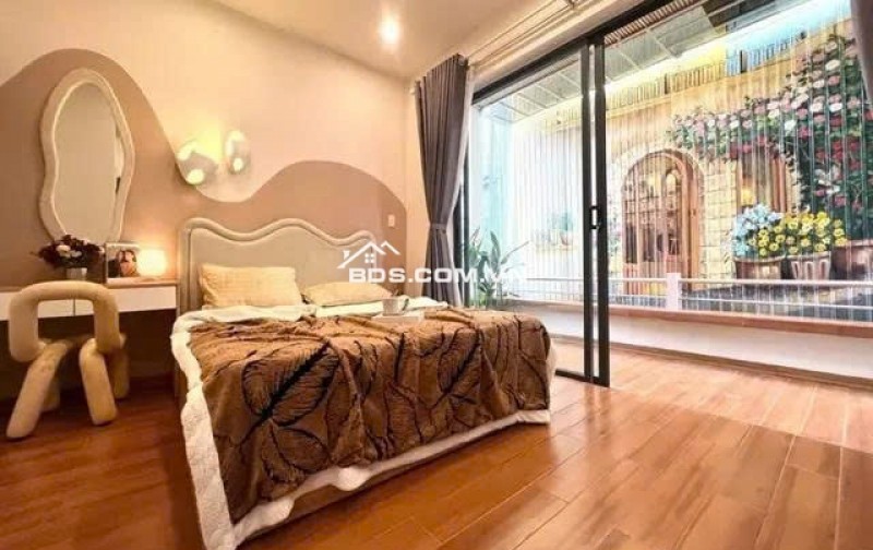  Nhà đẹp trung tâm Nguyễn Văn Linh – Chỉ cần xách vali vào ở!