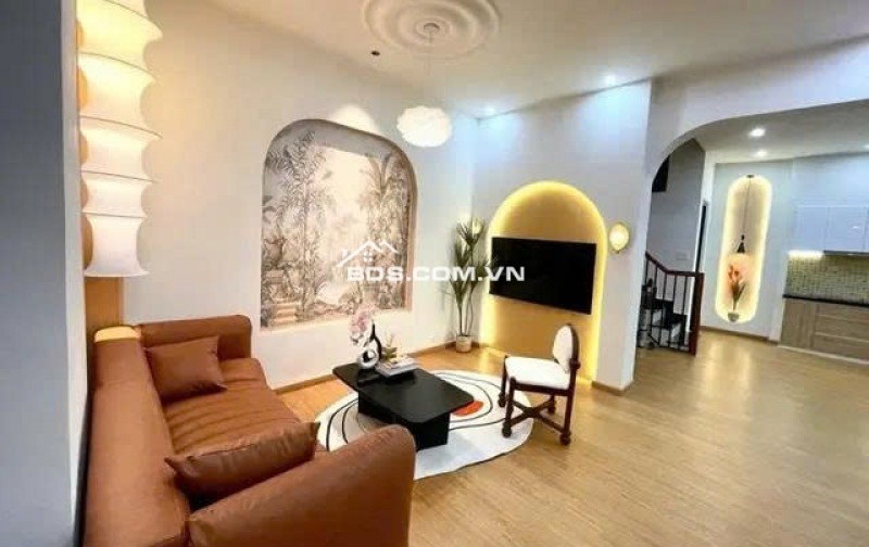  Nhà đẹp trung tâm Nguyễn Văn Linh – Chỉ cần xách vali vào ở!