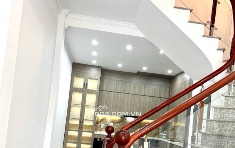 Bán Nhà Hoàng Liệt - CHỈ HơN 18 Tỷ  -Thang máy -vài bước ra mặt phố (sau QH QL1A rộng 90M) - Cách các trường ĐH BÁCH - KINH - XÂY Khoảng 3Km .