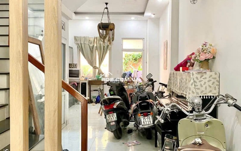 Bán nhà Đẹp Thủ Đức 3 Tầng Giá chỉ nhỉnh 6 Tỷ