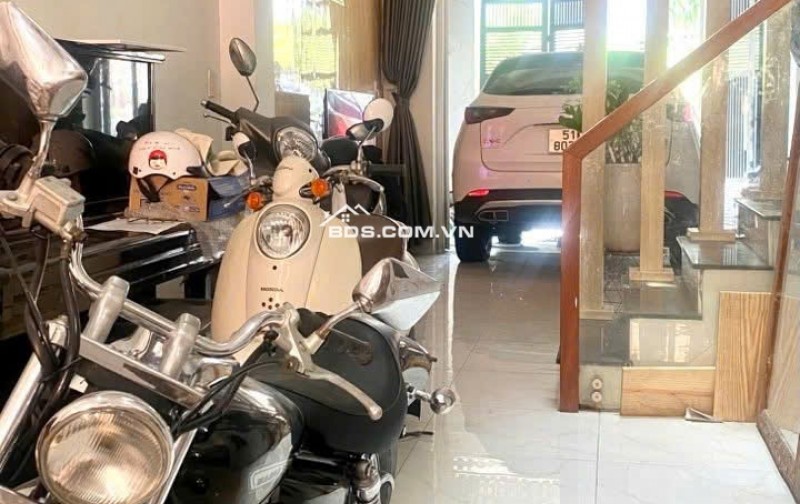 Bán nhà Đẹp Thủ Đức 3 Tầng Giá chỉ nhỉnh 6 Tỷ