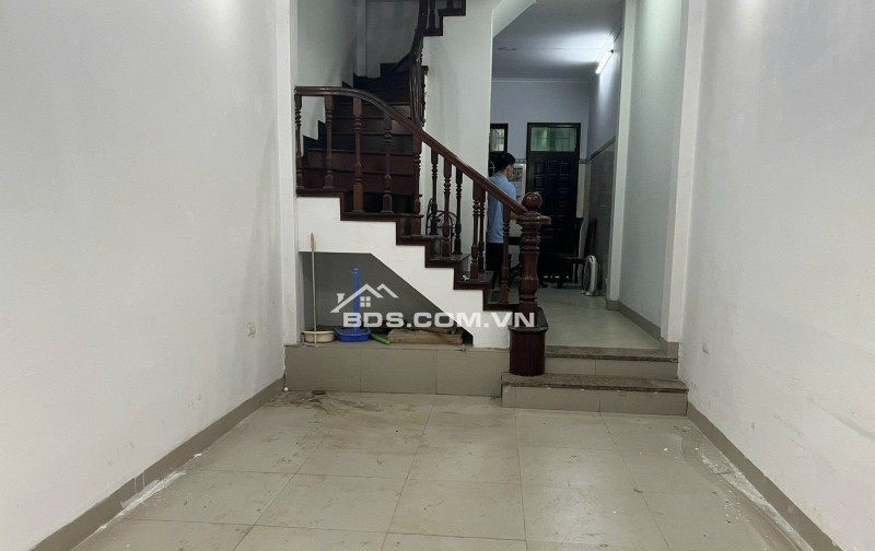 Cho thuê nhà nguyên căn 5 tầng, 6 ngủ, 5WC phố Hoàng Sâm hợp ở gia đình, làm văn phòng...0354229554