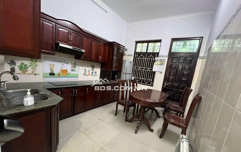 Cho thuê nhà nguyên căn 5 tầng, 6 ngủ, 5WC phố Hoàng Sâm hợp ở gia đình, làm văn phòng...0354229554