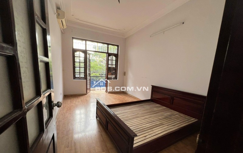 Cho thuê nhà nguyên căn 5 tầng, 6 ngủ, 5WC phố Hoàng Sâm hợp ở gia đình, làm văn phòng...0354229554