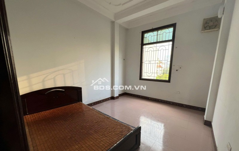 Cho thuê nhà nguyên căn 5 tầng, 6 ngủ, 5WC phố Hoàng Sâm hợp ở gia đình, làm văn phòng...0354229554