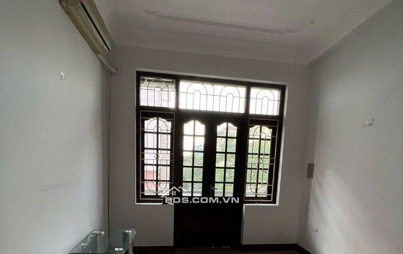 Cho thuê nhà nguyên căn 5 tầng, 6 ngủ, 5WC phố Hoàng Sâm hợp ở gia đình, làm văn phòng...0354229554