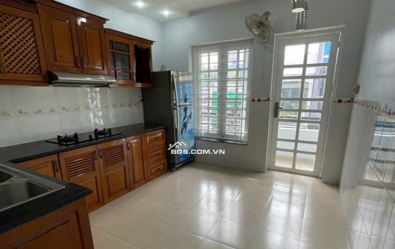 8 tỷ 200 Nhà 3 lầu cư xá Phú Lâm D cách Bình Phú 1 căn