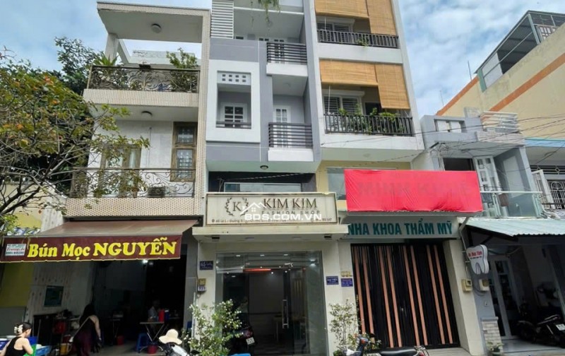 8 tỷ 200 Nhà 3 lầu cư xá Phú Lâm D cách Bình Phú 1 căn