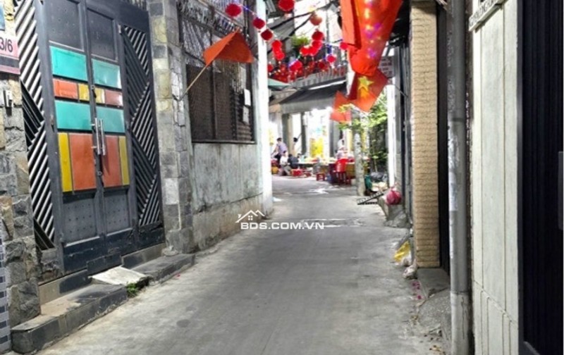 Nhà trong hẻm, đang cho thuê cố định 15tr 6PN - Chủ đang ở Mỹ