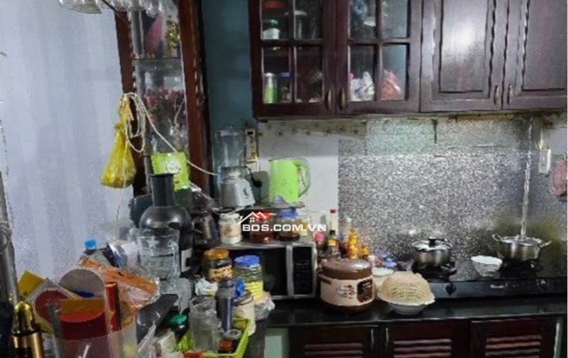 Nhà trong hẻm, đang cho thuê cố định 15tr 6PN - Chủ đang ở Mỹ