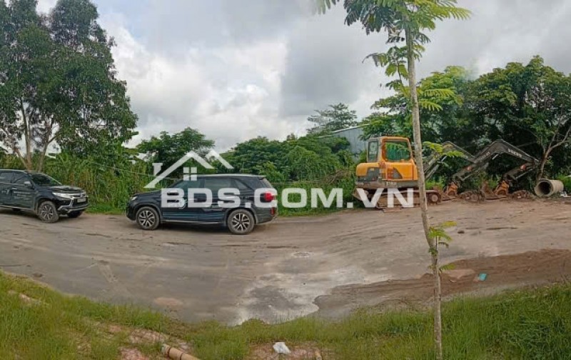BÁN 500M ĐẤT TẠI CẦN THƠ, CÓ KHO SẲN BAO QUANH ĐẤT, MẶT TIỀN 27M, MẶT LỘ NHỰA 18M. LH:0798441899