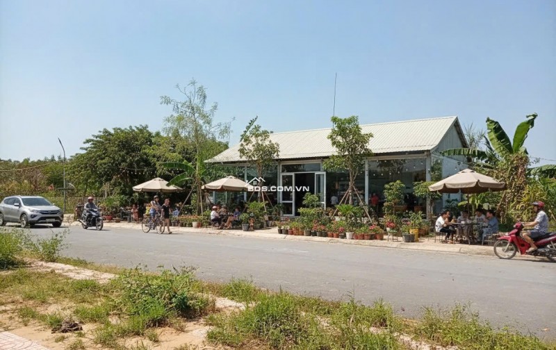 BÁN 500M ĐẤT TẠI CẦN THƠ, CÓ KHO SẲN BAO QUANH ĐẤT, MẶT TIỀN 27M, MẶT LỘ NHỰA 18M. LH:0798441899
