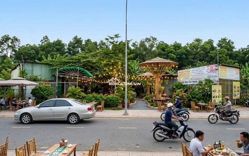 BÁN 500M ĐẤT TẠI CẦN THƠ, CÓ KHO SẲN BAO QUANH ĐẤT, MẶT TIỀN 27M, MẶT LỘ NHỰA 18M. LH:0798441899