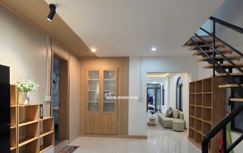 BÁN NHÀ 2MT ĐƯỜNG PHẠM NGŨ LÃO (HẢI CHÂU) – 72MV 2 TẦNG – SHR CHỈ 4.7TỶ. LH:0905558958.