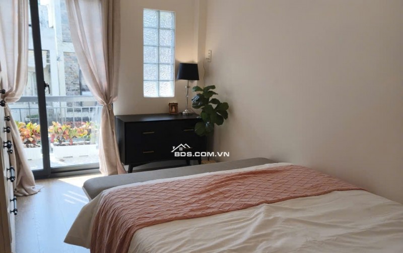 PHÚ NHUẬN – NHÀ ĐẸP FULL NỘI THẤT, HẺM XE HƠI 5M, CHỈ 6.25 TỶ. LH:0775532337.