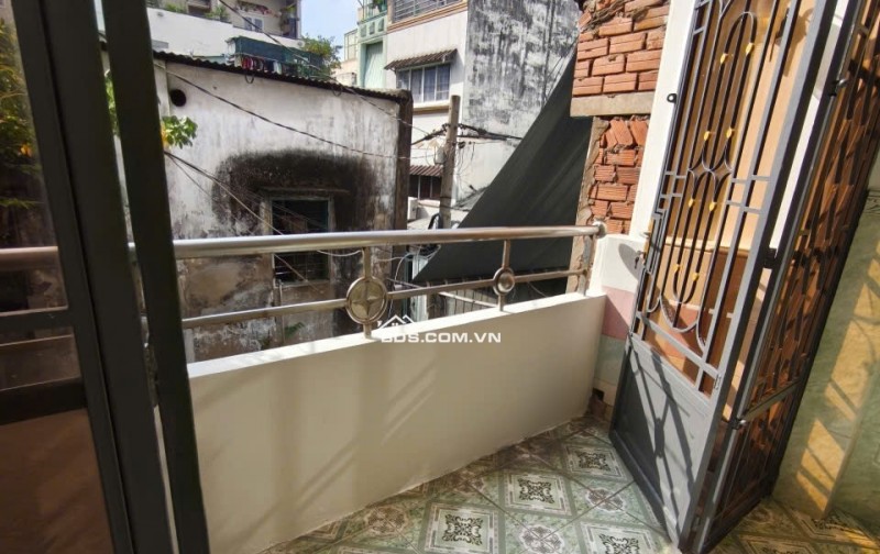 NHÀ ĐẸP LÊ THỊ BẠCH CÁT– QUẬN 11 – 42M2 - CHỈ 5.7 TỶ . LH:0775532337.