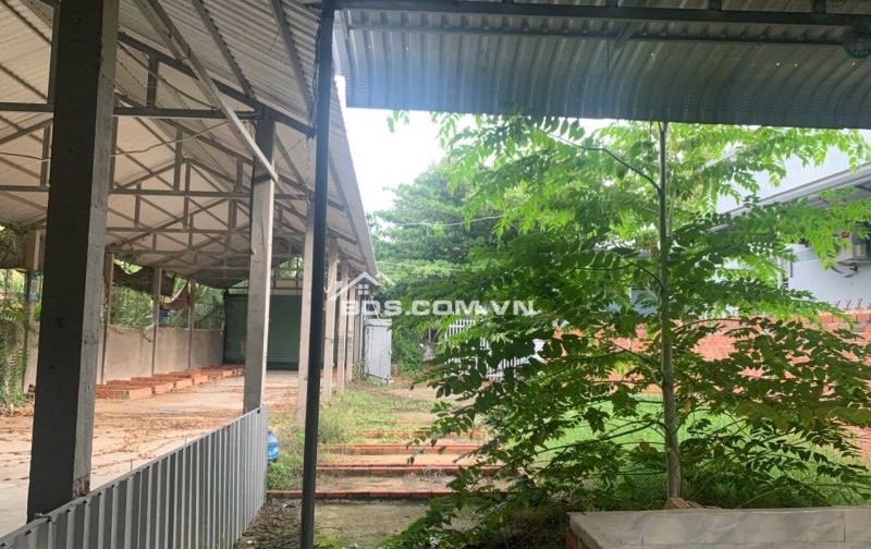 BÁN KHO MẶT TIỀN ĐƯỜNG VÀNH ĐAI 372m2 có thổ cư/ 1 ty 650