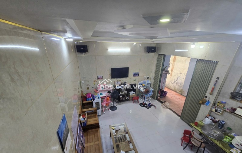 BÁN NHÀ ĐẸP 1.6 TỶ 2 TẦNG 45M2 ( HƯỚNG ĐÔNG ) NGÕ PHÙ LONG