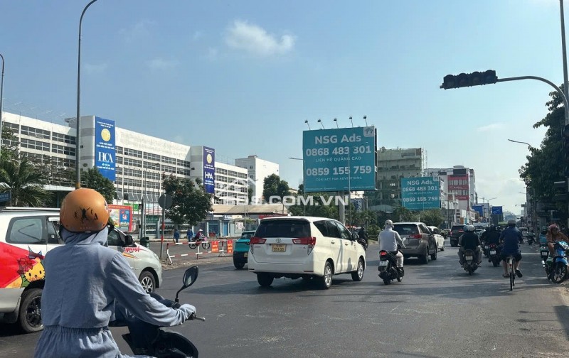Bán nhà VỊ TRÍ ĐẸP HXT ngang 5.3m 122m2 CMT8 KD buôn bán gần BV Thống Nhất sát 19 tỷ.