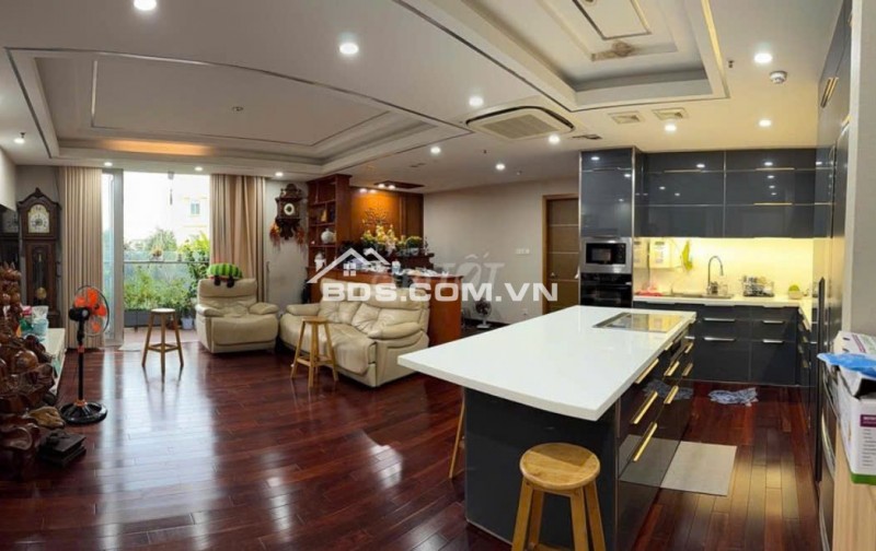 Bán căn hộ 156m2 tầng 3 CC cao cấp Sài Gòn Airport Plaza Tân Bình