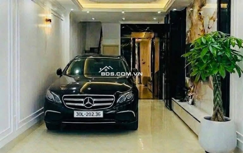 Bán Nhà Ô TÔ Đỗ Cửa, Gần Phố Giáp Bát, Hoàng Mai 43m, 6 tầng, giá 18 tỷ.