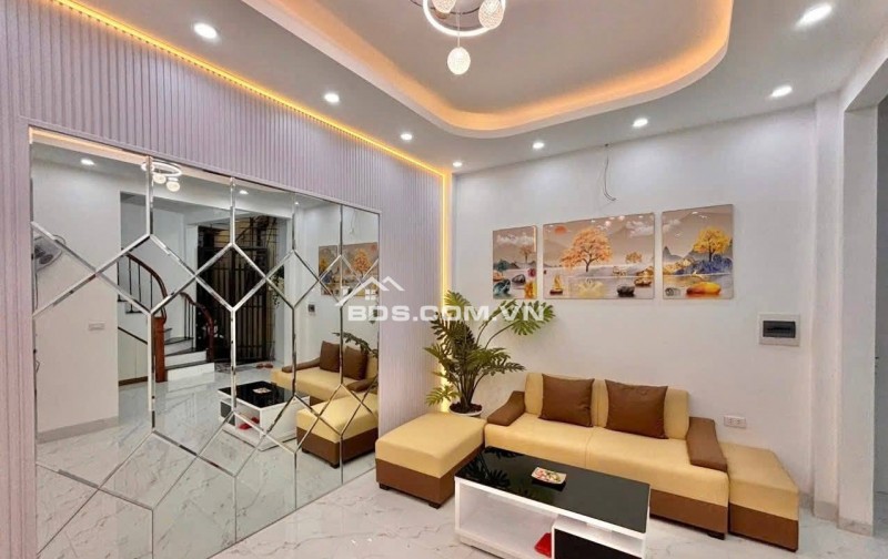 Bán Nhà Phố Cổ, Thọ Lão, Hai Bà Trưng 30m, 5 tầng, mt 4m, giá 8.6 tỷ.