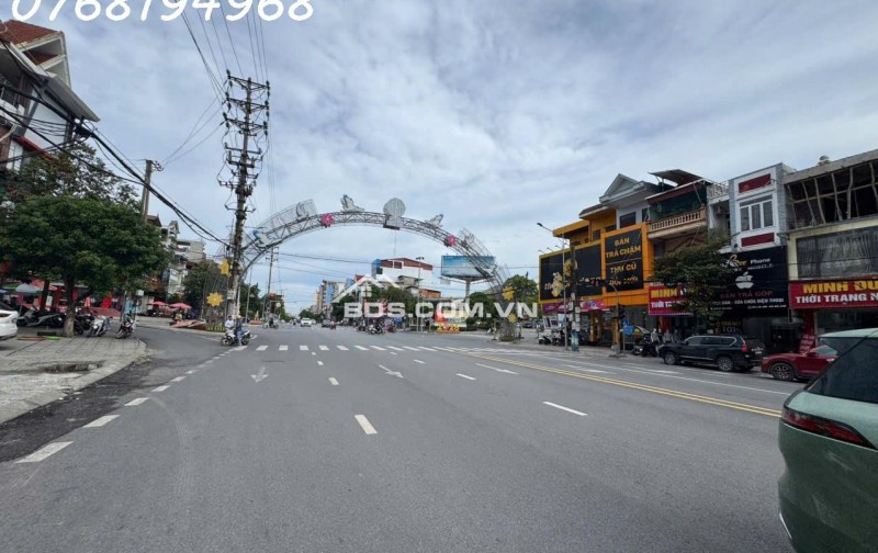 BÁN NHÀ MẶT ĐƯỜNG ĐẠI LỘ HÙNG VƯƠNG ( Đoạn rốc rệt ) PHƯỜNG NÔNG TRANG, TP. VIỆT TRÌ . LH 0768194968