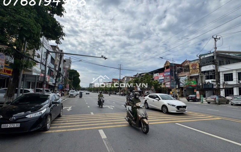 BÁN NHÀ MẶT ĐƯỜNG ĐẠI LỘ HÙNG VƯƠNG ( Đoạn rốc rệt ) PHƯỜNG NÔNG TRANG, TP. VIỆT TRÌ . LH 0768194968